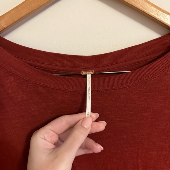 FREE PEOPLE GARDENER TEE - Picture 4 of 8